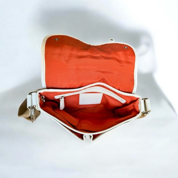 SOLD Vintage Coach Leather Bag - Picture 5 of 6